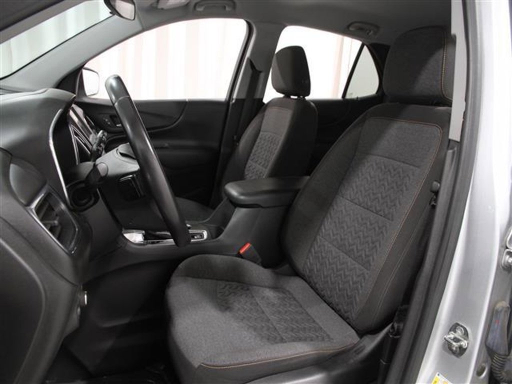 Used 2022 Chevrolet Equinox LT w/ Driver Convenience Package image 5