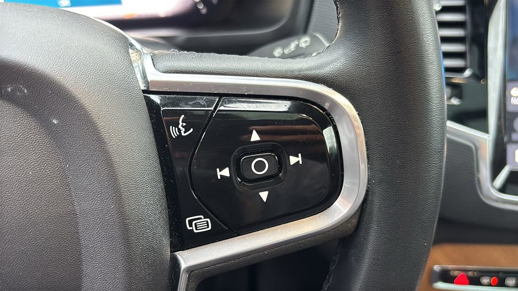 Certified 2023 Volvo XC90 B6 Plus AWD/4WD image 17