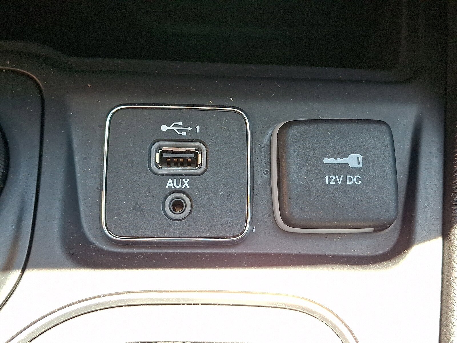 Used 2020 Jeep Cherokee Latitude Plus w/ Comfort/Convenience Group AWD/4WD image 22