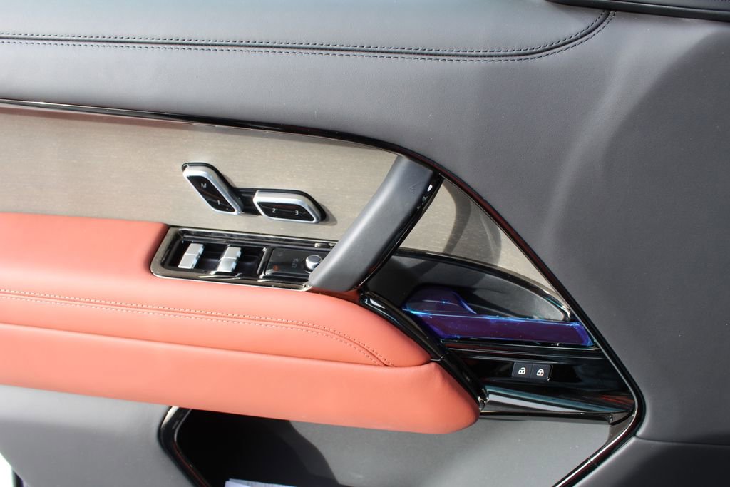 New 2026 Land Rover Range Rover SV image 17
