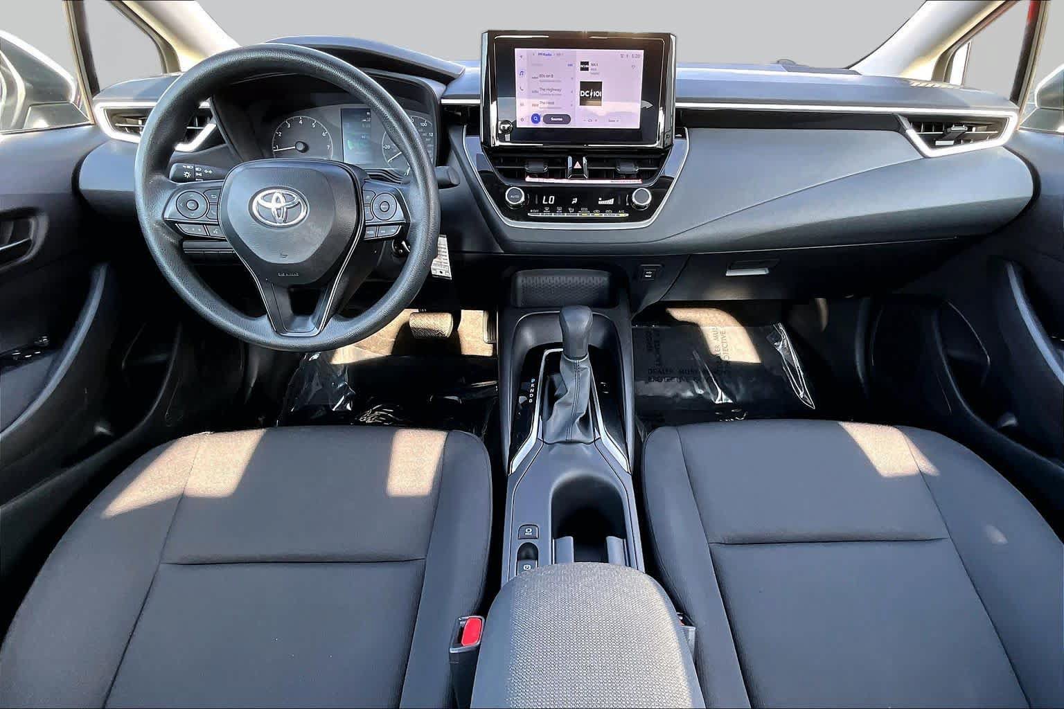 Used 2025 Toyota Corolla LE FWD image 16
