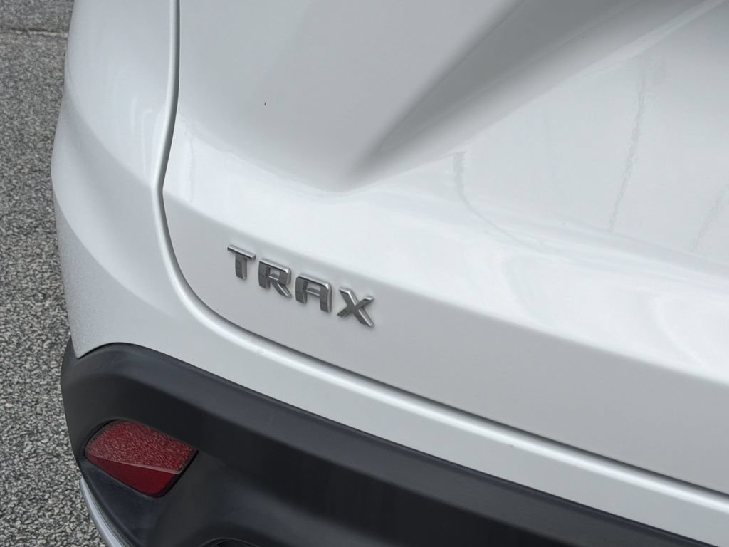 Used 2024 Chevrolet Trax LT w/ LT Convenience Package FWD image 21