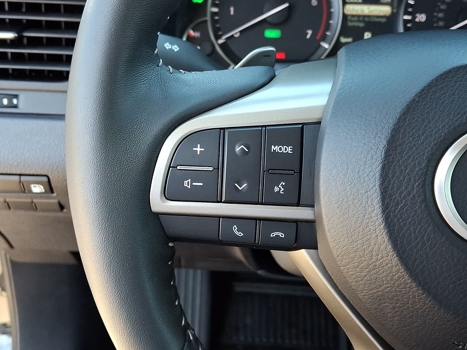 Used 2020 Lexus RX 450h AWD w/ Premium Package image 24