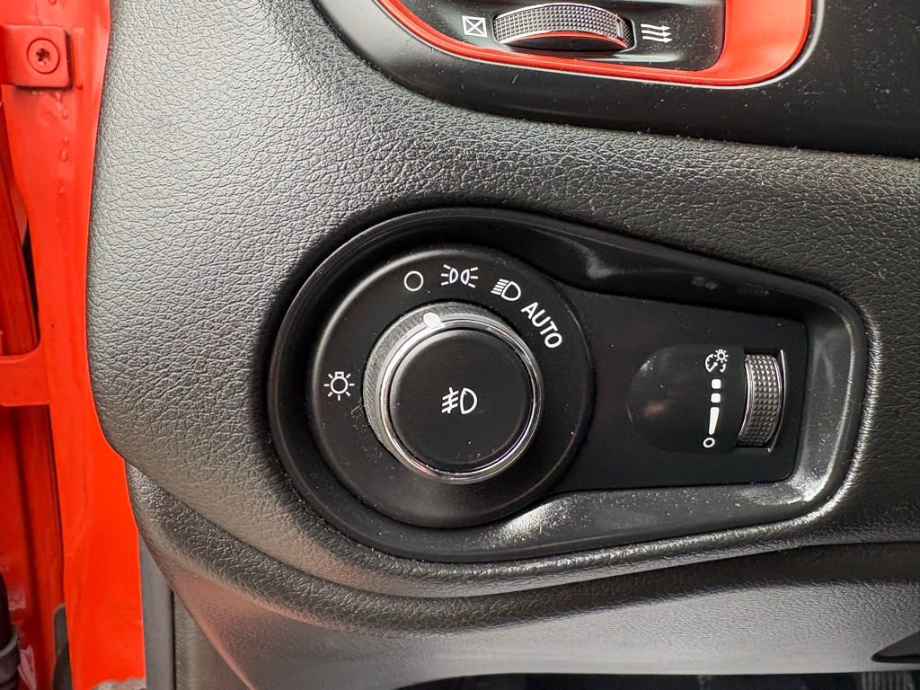 Used 2019 Jeep Renegade Sport image 20