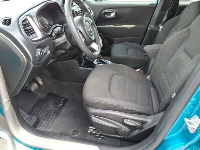 Used 2019 Jeep Renegade Latitude FWD image 15