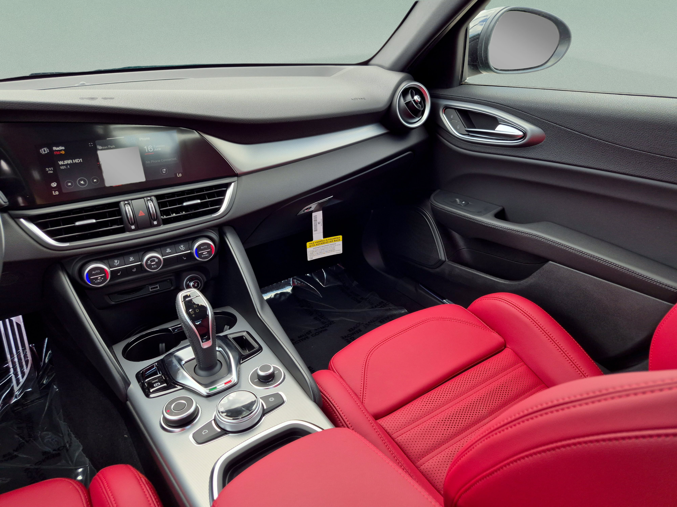 New 2026 Alfa Romeo Giulia w/ Driving Assist Package RWD image 27