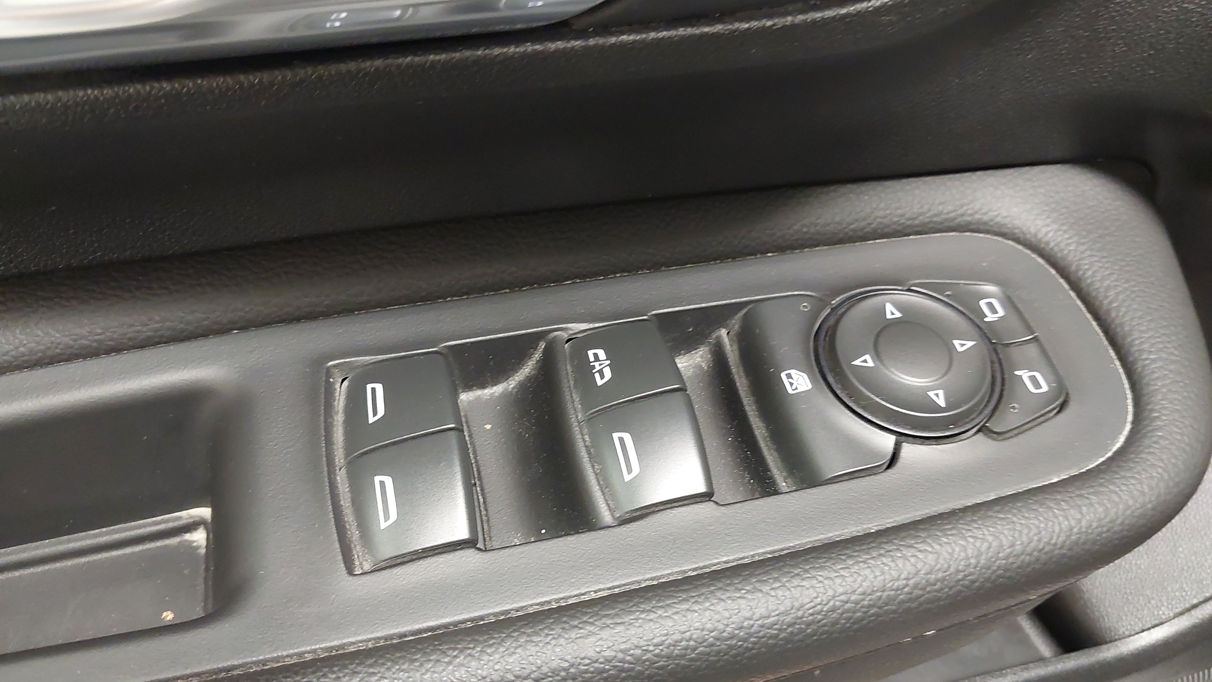 Used 2024 GMC Terrain SLE w/ Driver Convenience Package AWD/4WD image 25