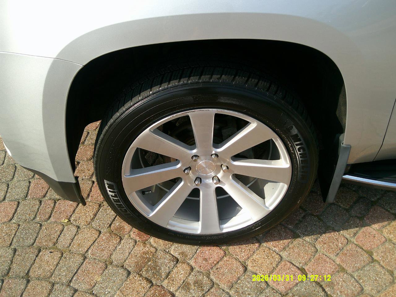 Used 2017 GMC Yukon XL SLT image 7