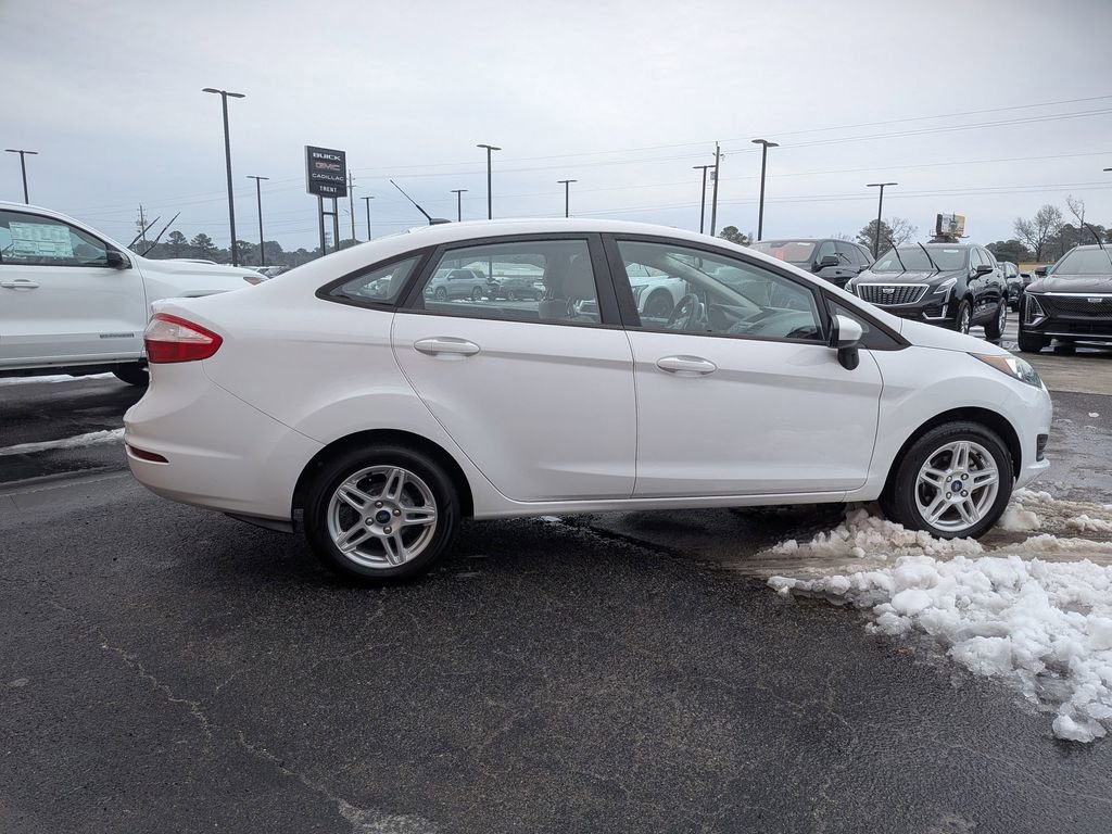 Used 2019 Ford Fiesta SE image 6