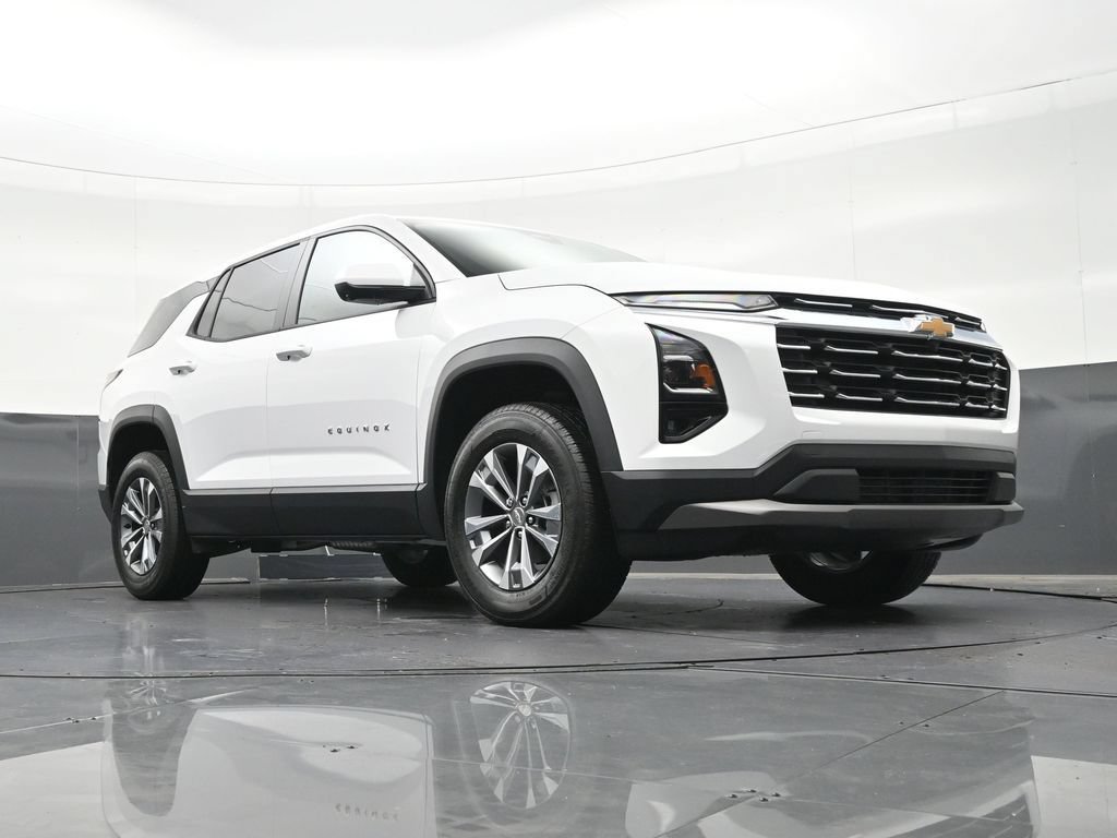 Used 2026 Chevrolet Equinox LT w/ Safety and Technology Package FWD image 31