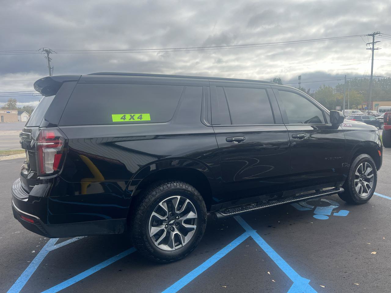 Used 2021 Chevrolet Suburban Z71 AWD/4WD image 5