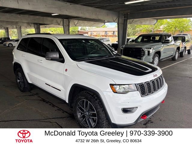 Used 2017 Jeep Grand Cherokee Trailhawk AWD/4WD image 16