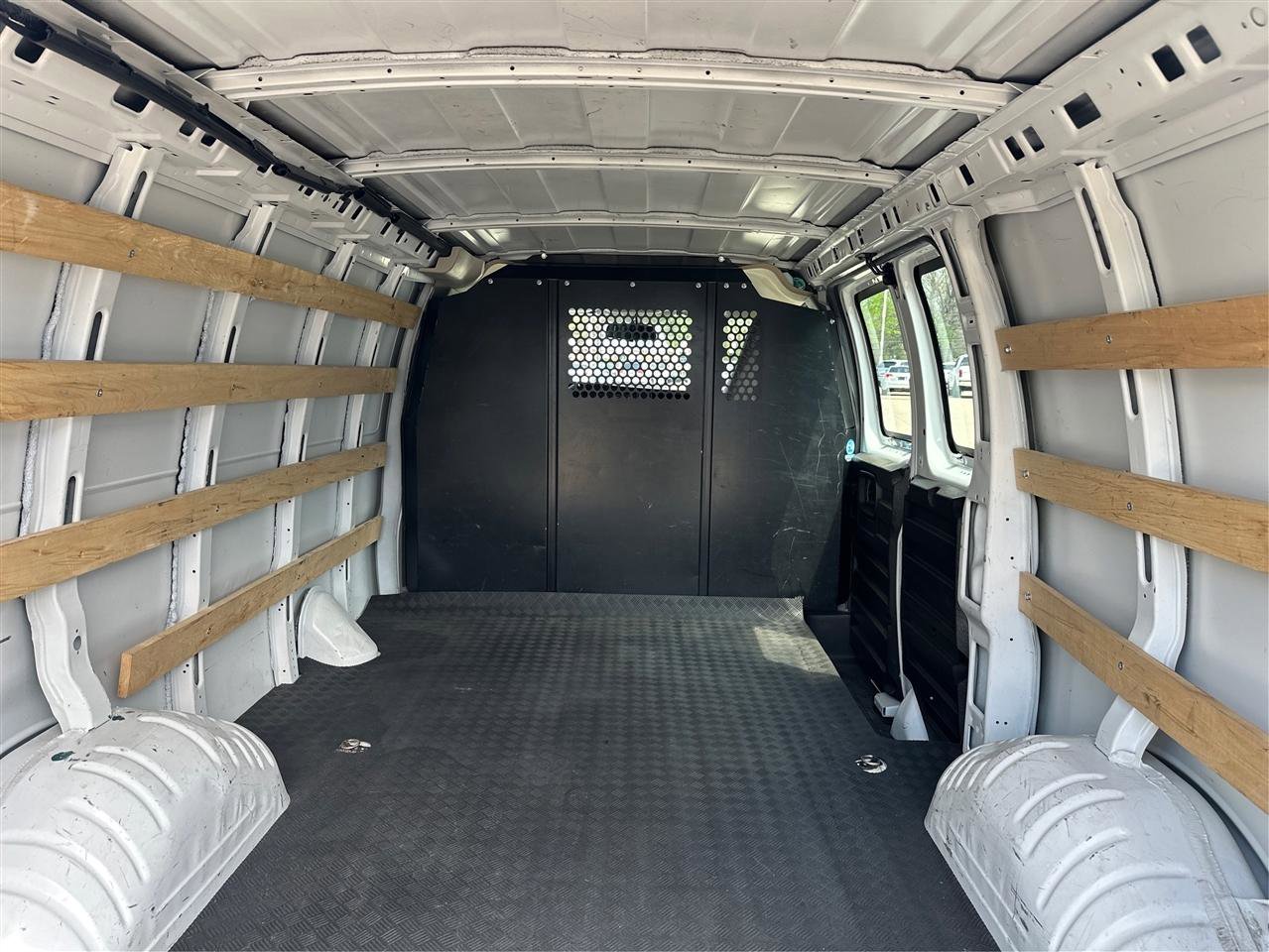 Used 2022 Chevrolet Express 2500 w/ Driver Convenience Package RWD image 12