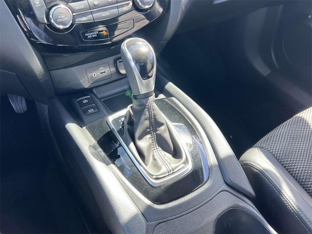 Used 2022 Nissan Rogue Sport SV w/ Technology Package image 28