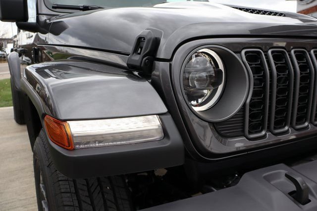 New 2025 Jeep Gladiator Sport AWD/4WD image 4