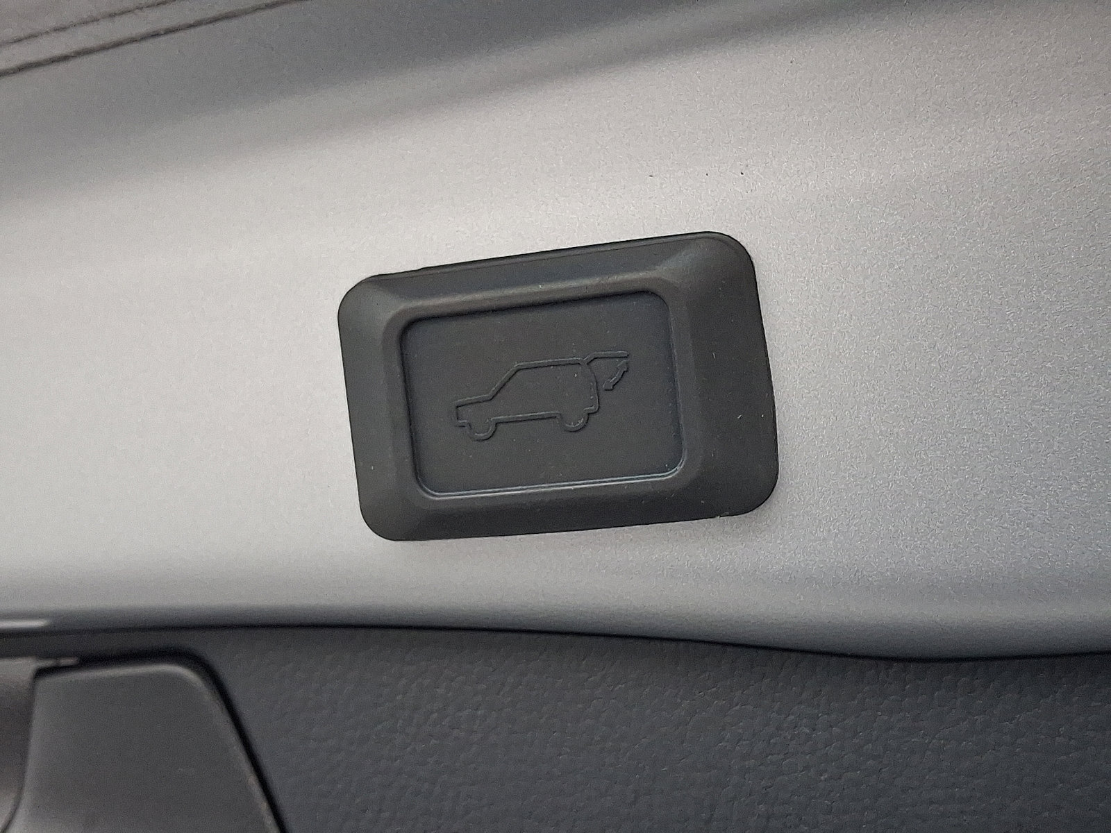 Used 2019 Toyota RAV4 Limited w/ All Weather Liner Package AWD/4WD image 8