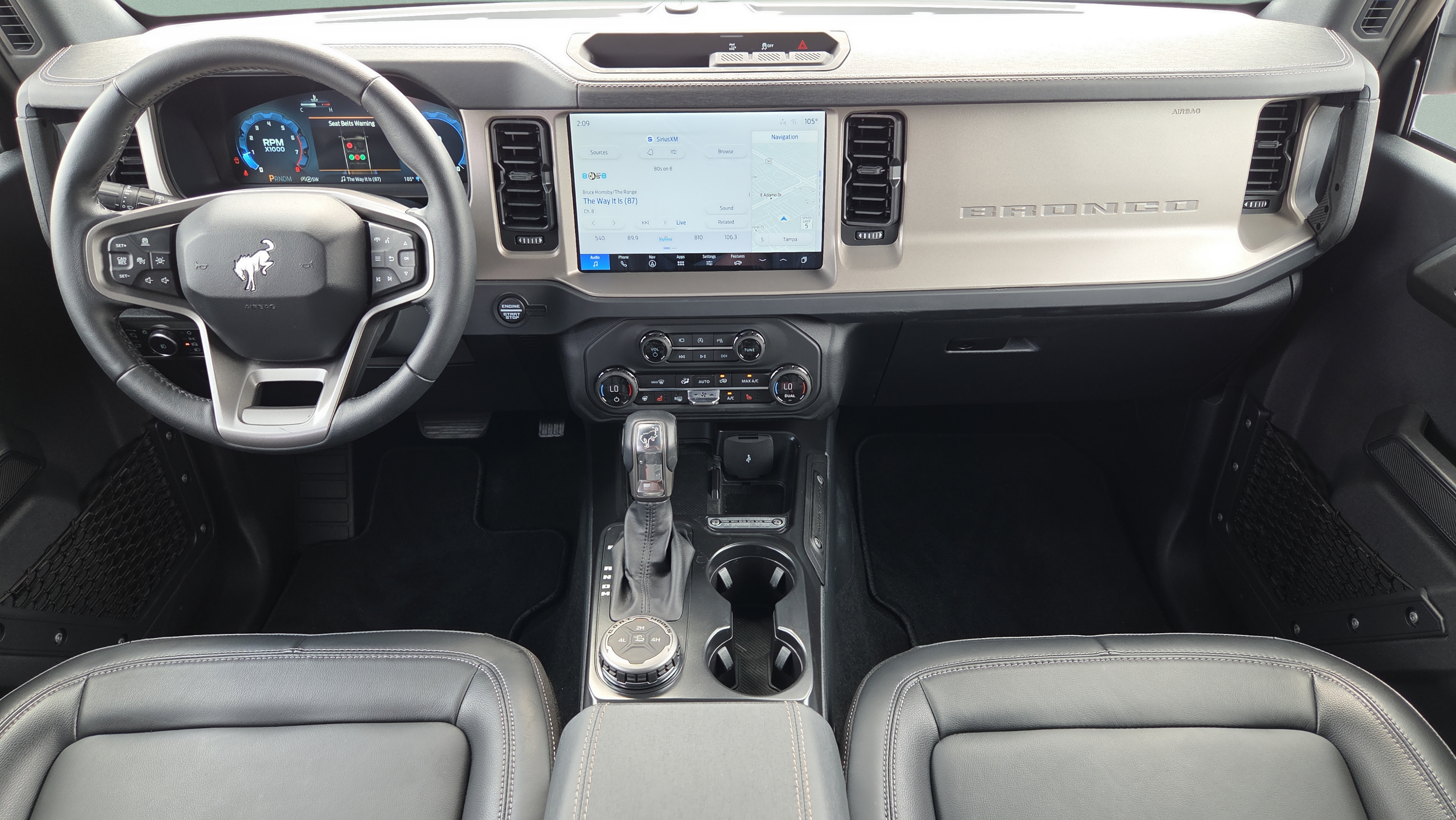 Used 2025 Ford Bronco Outer Banks AWD/4WD image 14