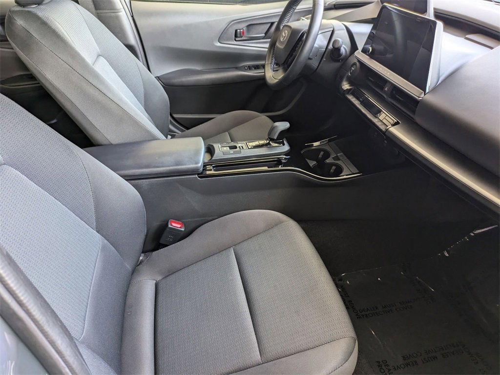 Used 2024 Toyota Prius LE image 31