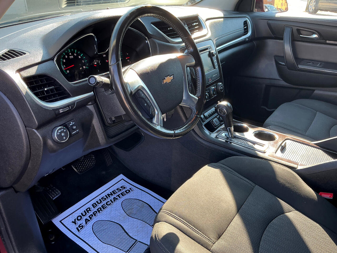 Used 2017 Chevrolet Traverse LT w/ Style and Technology Package image 14