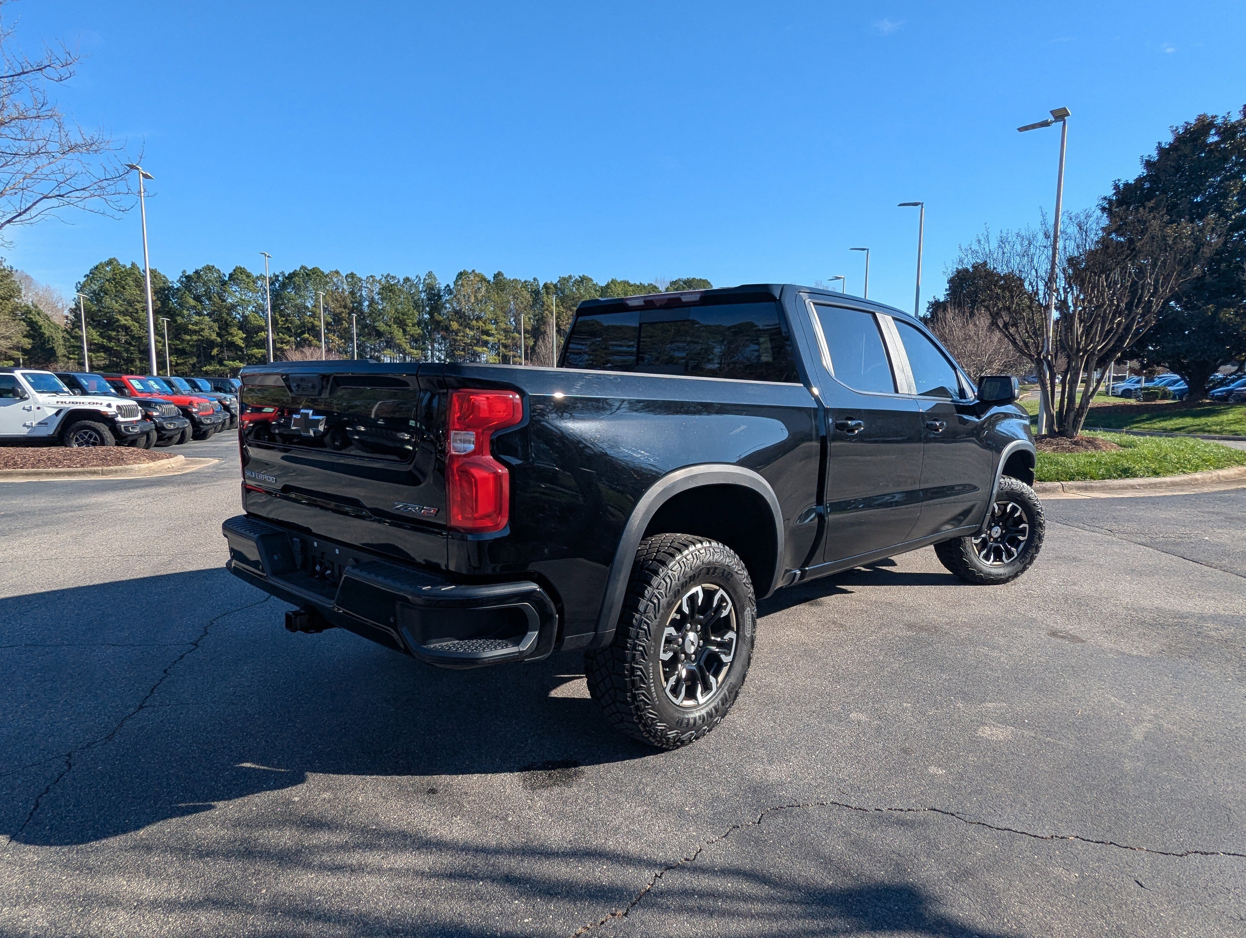 Used 2022 Chevrolet Silverado 1500 ZR2 w/ Technology Package image 5