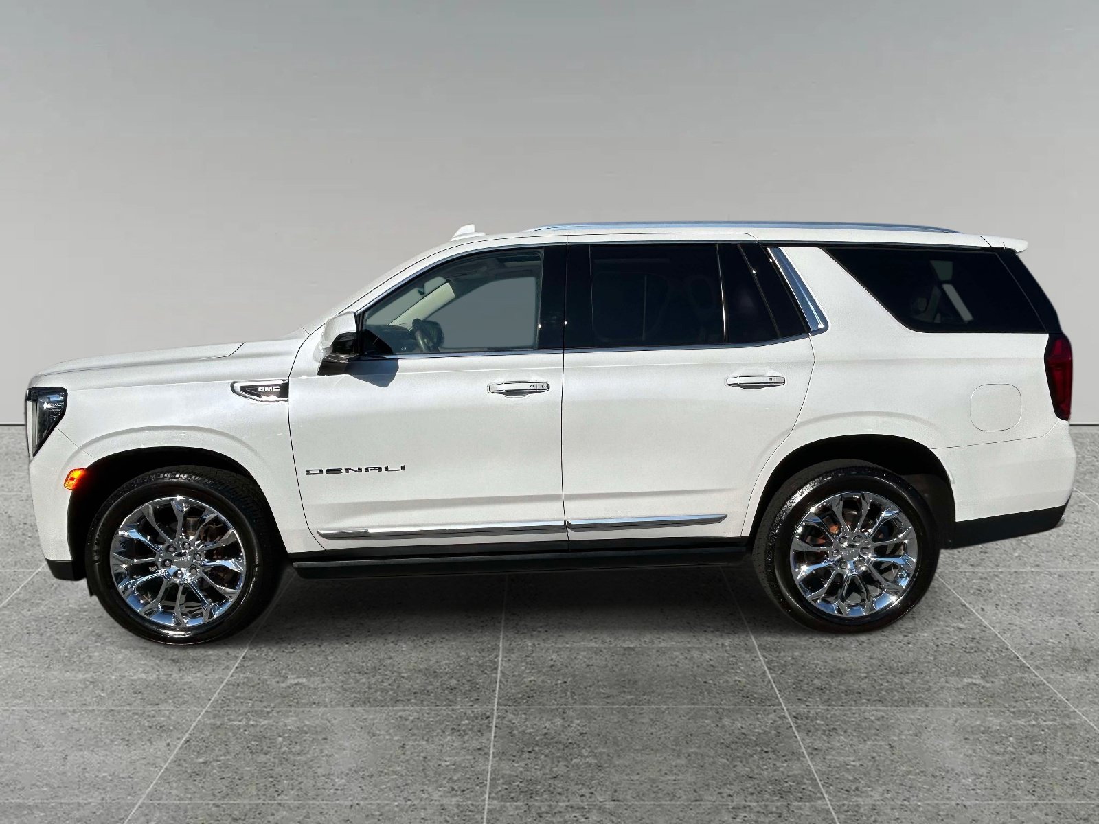 Used 2022 GMC Yukon Denali AWD/4WD image 2