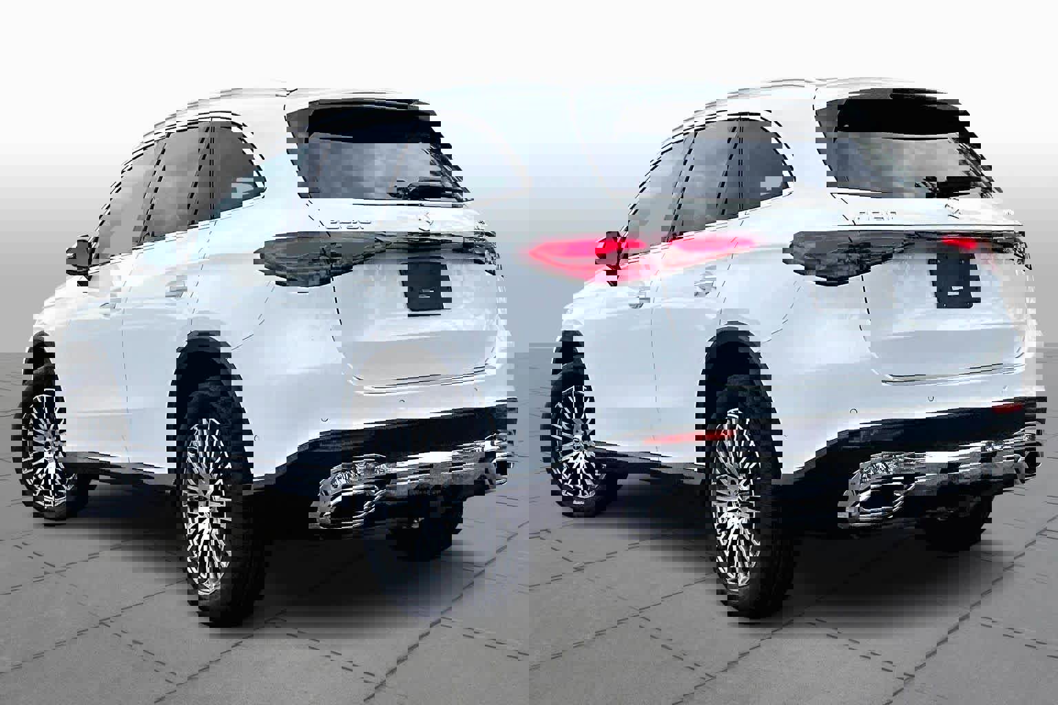 Used 2024 Mercedes-Benz GLC 300 4MATIC image 12