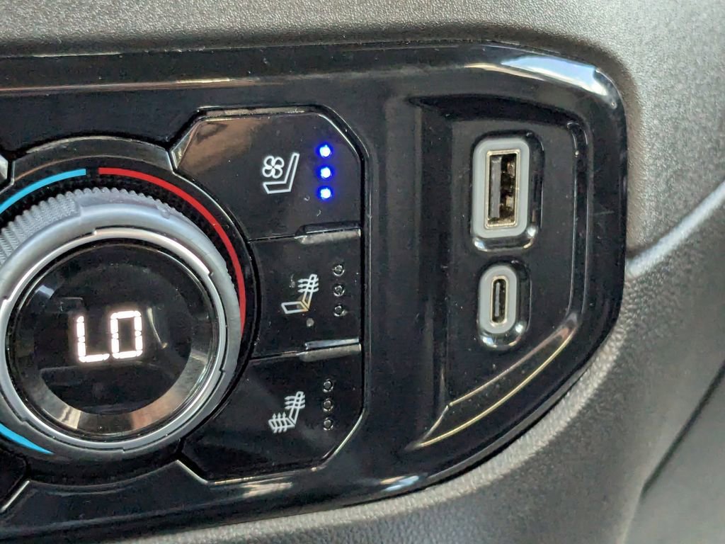 Certified 2025 Chevrolet Silverado 2500 LTZ w/ LTZ Convenience Package image 29