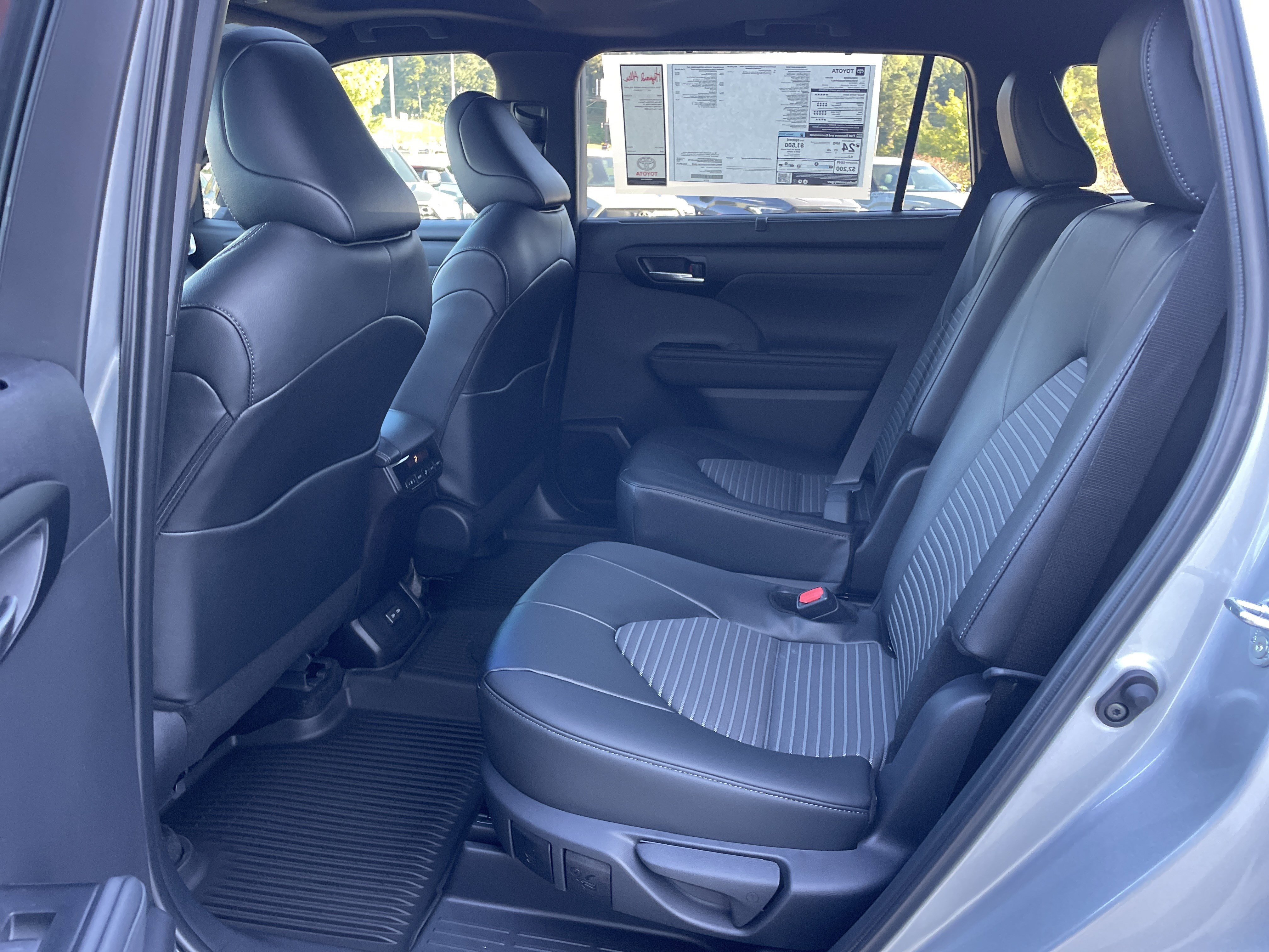 New 2025 Toyota Highlander XSE image 14