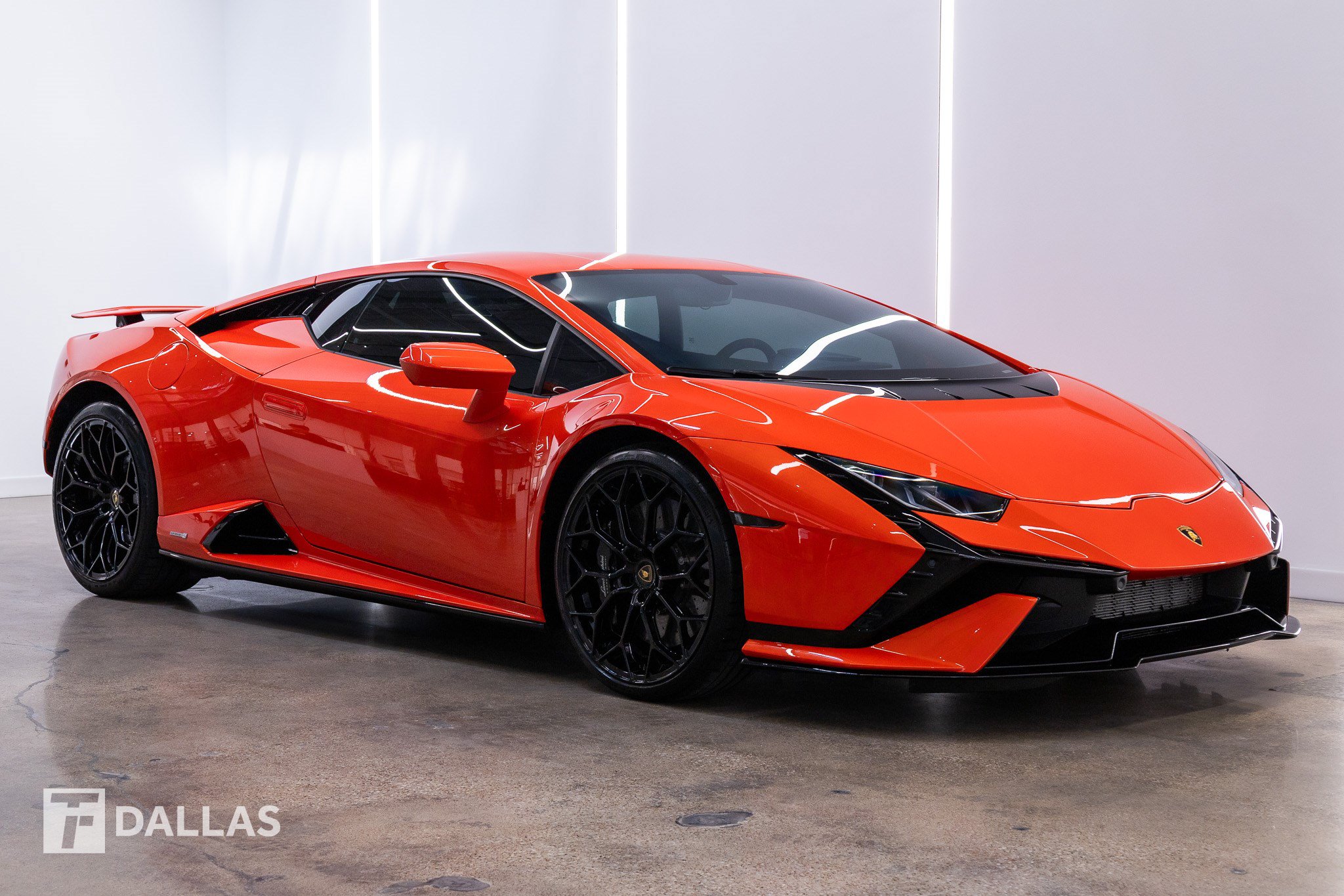 Used 2023 Lamborghini Huracan Tecnica RWD image 17