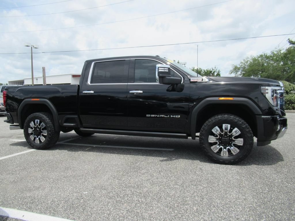 Used 2024 GMC Sierra 2500 Denali w/ Denali Reserve Package AWD/4WD image 2