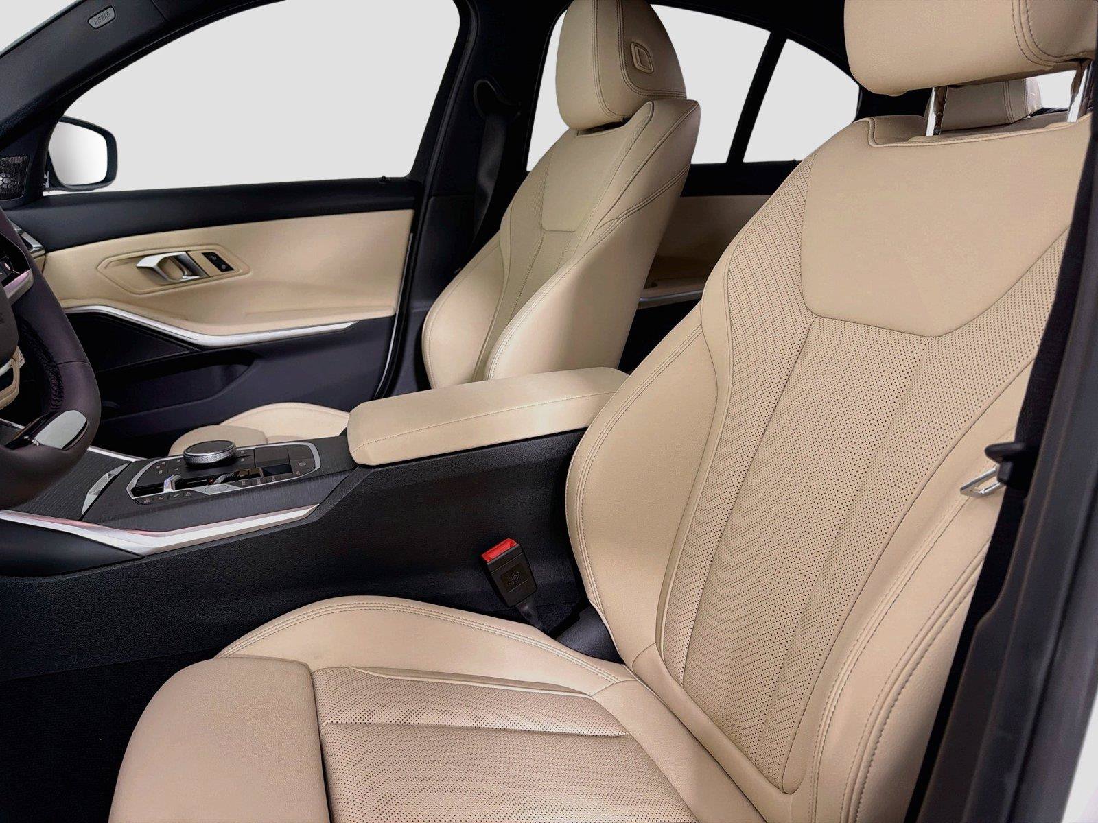 New 2026 BMW 330i xDrive Sedan w/ Premium Package AWD/4WD image 21