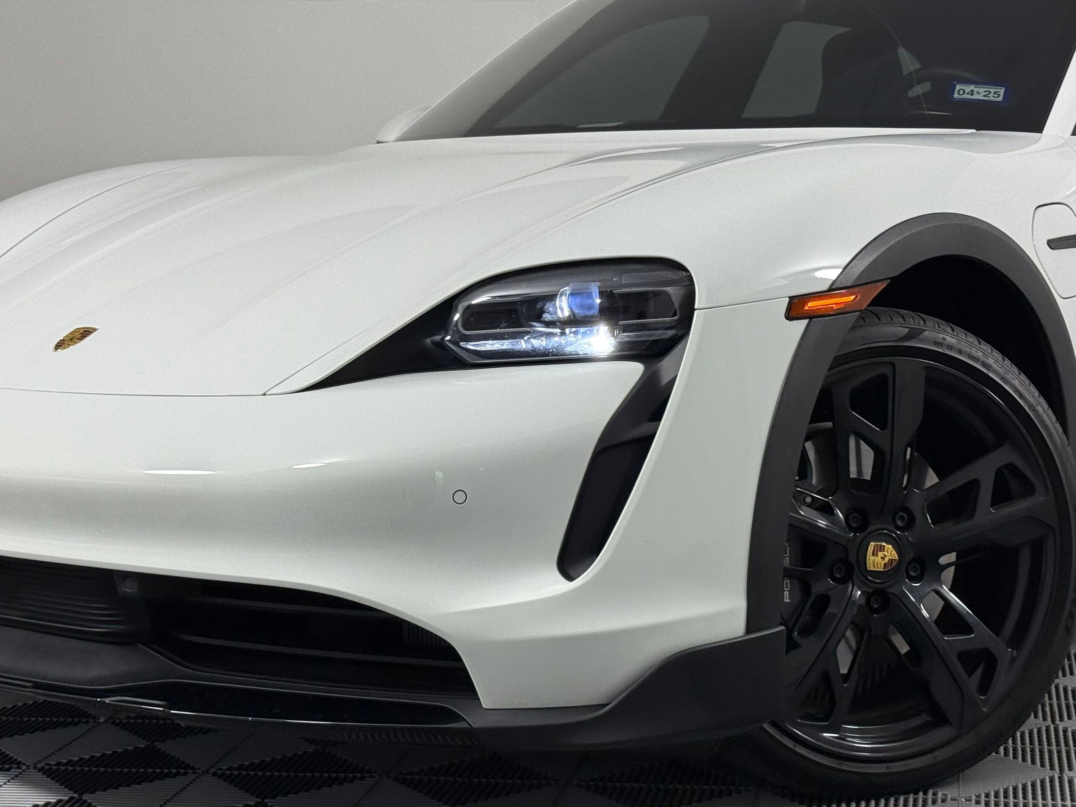 Used 2022 Porsche Taycan 4 Cross Turismo image 11