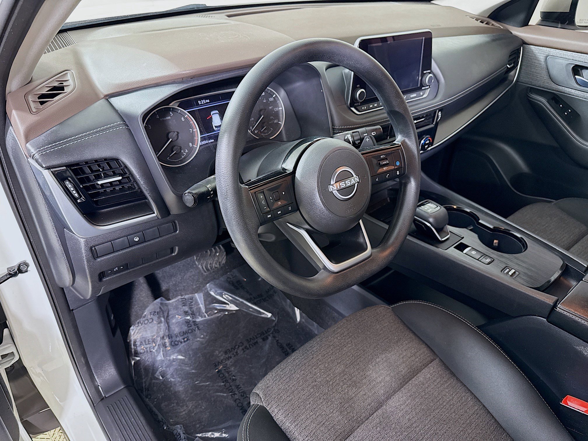 Used 2023 Nissan Rogue SV image 23