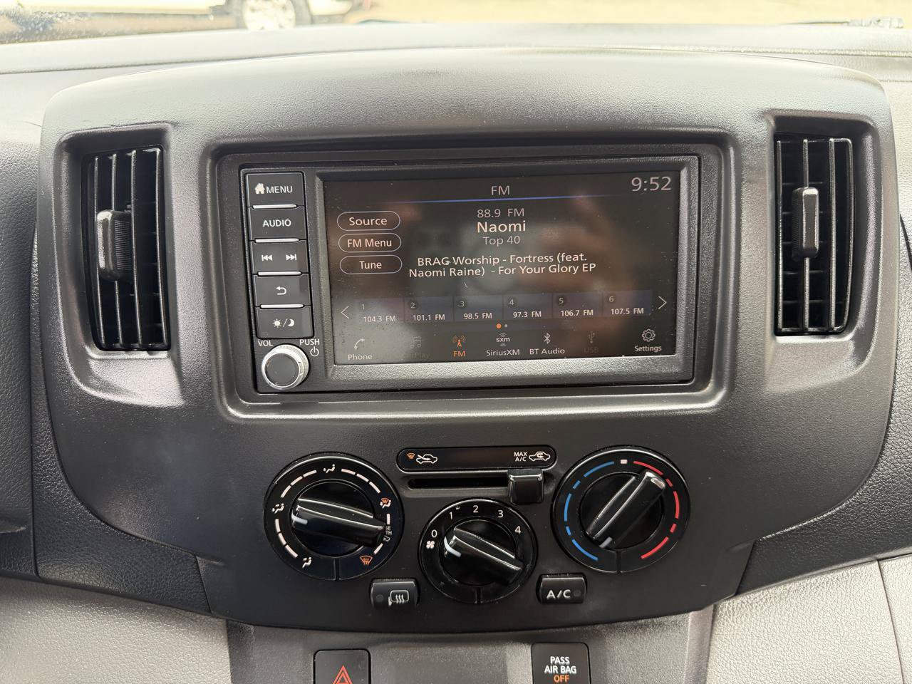 Used 2020 Nissan NV200 SV FWD image 19
