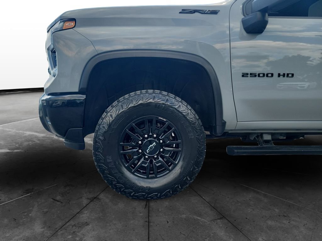 Used 2024 Chevrolet Silverado 2500 ZR2 w/ Technology Package AWD/4WD image 14