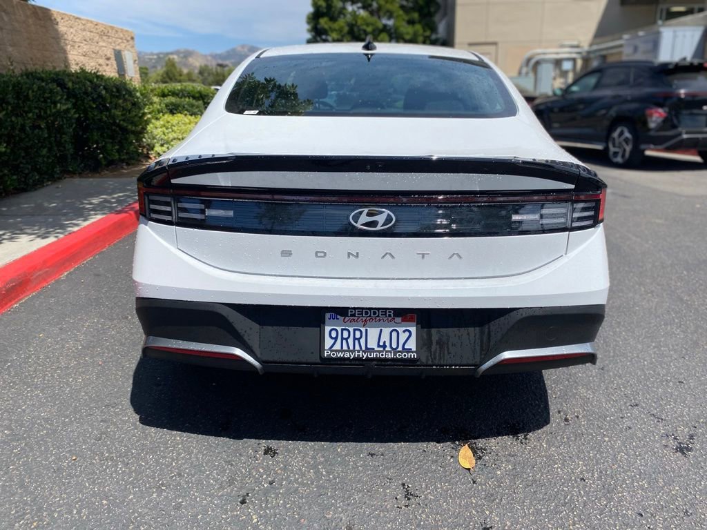 Certified 2025 Hyundai Sonata SE FWD image 9