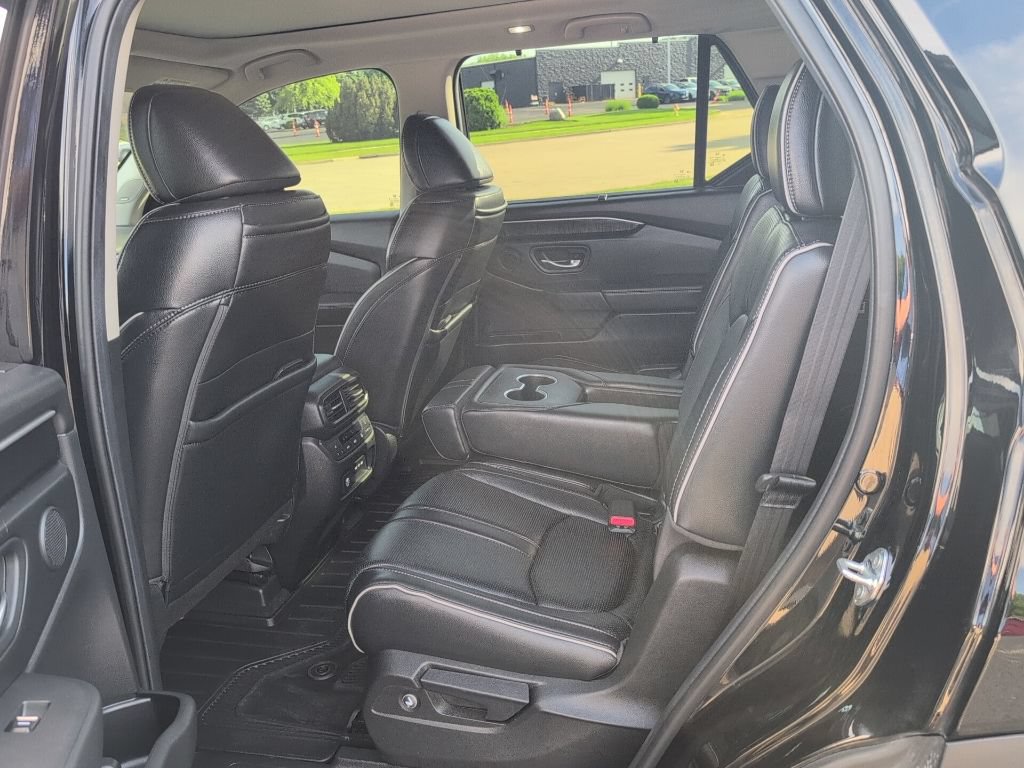 Used 2025 Honda Pilot Elite image 33