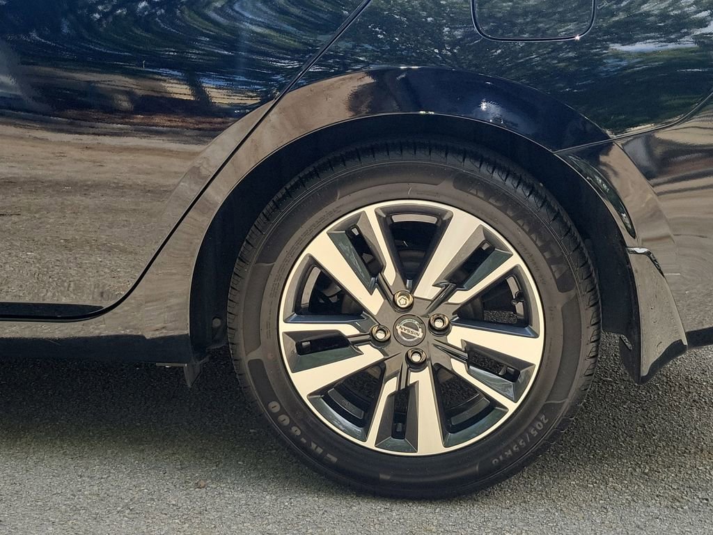 Certified 2022 Nissan Versa SV w/ Trunk Package FWD image 12