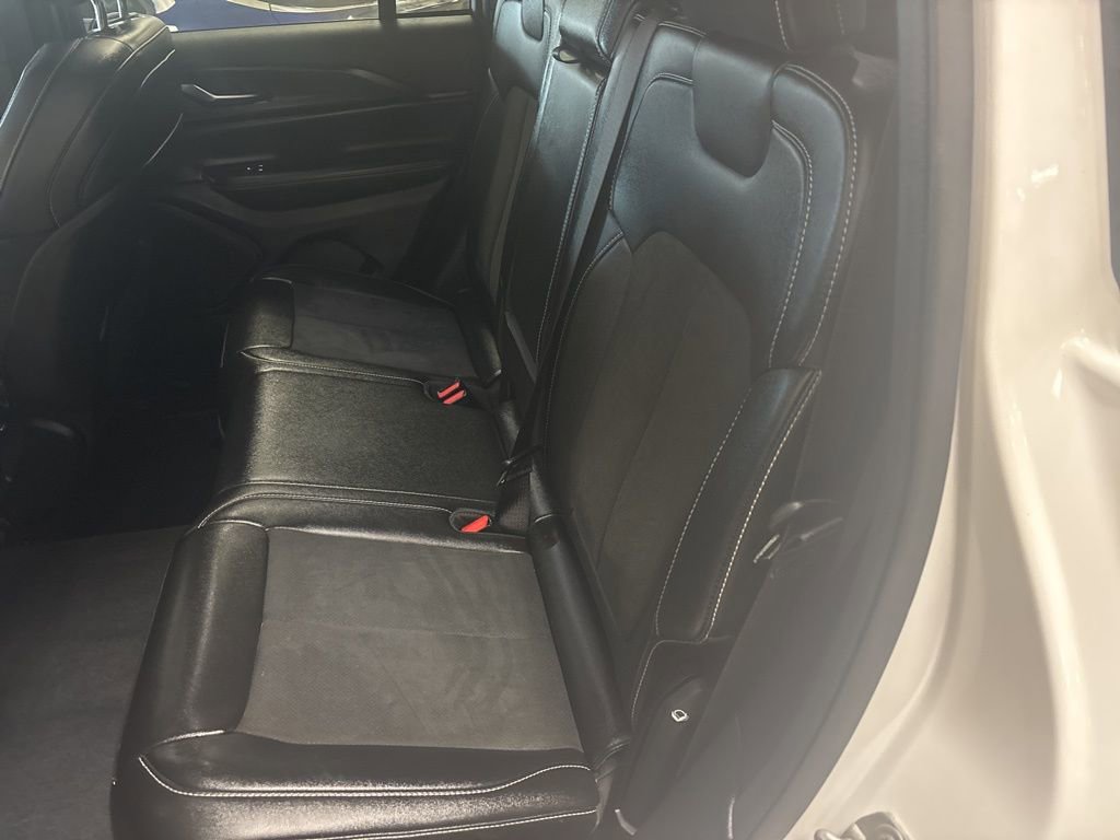Used 2023 Jeep Grand Cherokee Altitude AWD/4WD image 25