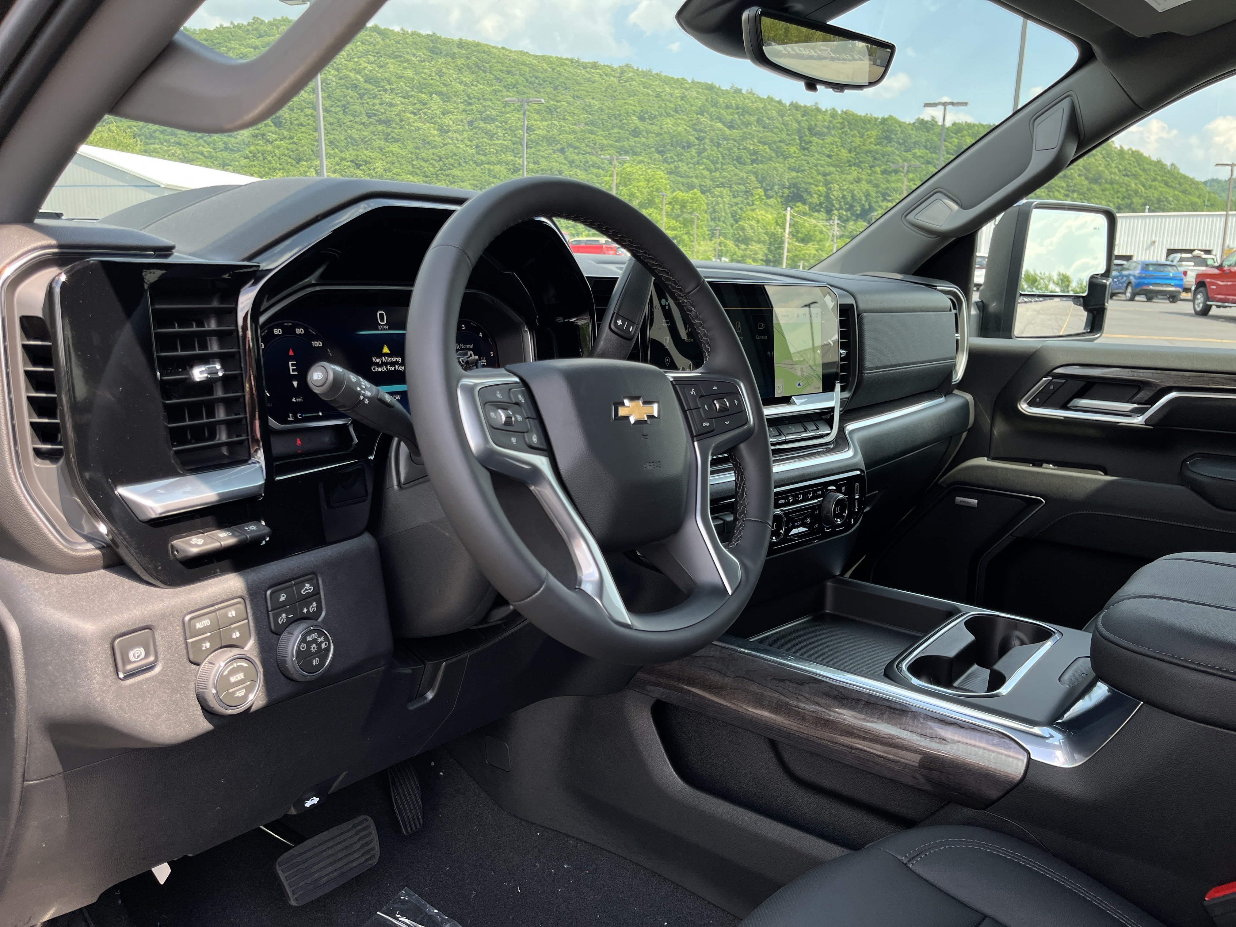 New 2026 Chevrolet Silverado 2500 LTZ w/ LTZ Premium Package AWD/4WD image 14