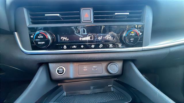 Used 2023 Nissan Rogue SV w/ SV Premium B Package image 16