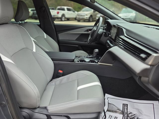 Used 2025 Toyota Camry SE image 16