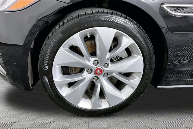 Used 2022 Jaguar XF R-Dynamic SE AWD/4WD image 30