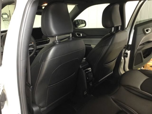 Used 2024 Jeep Compass Latitude AWD/4WD image 36