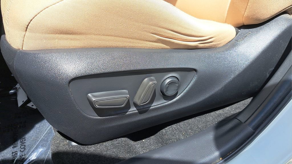 Used 2023 Toyota RAV4 XLE image 19