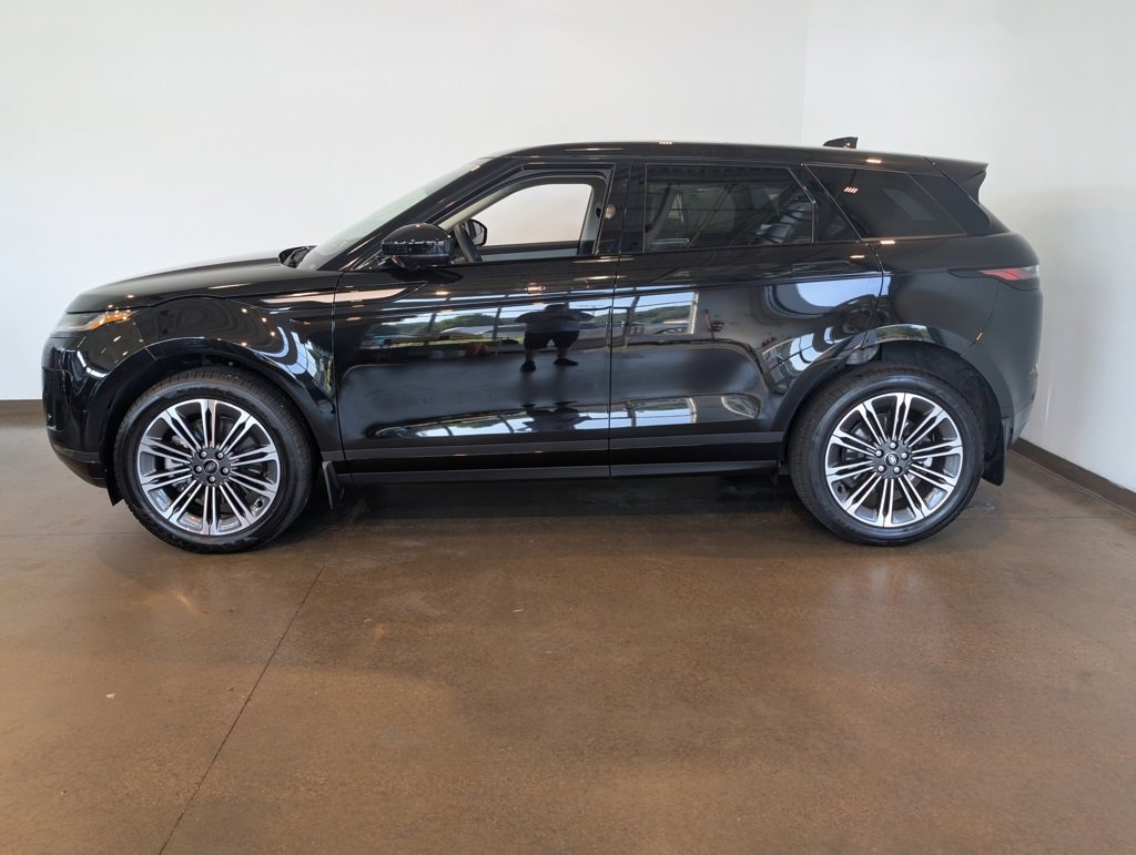 Used 2025 Land Rover Range Rover Evoque S image 3