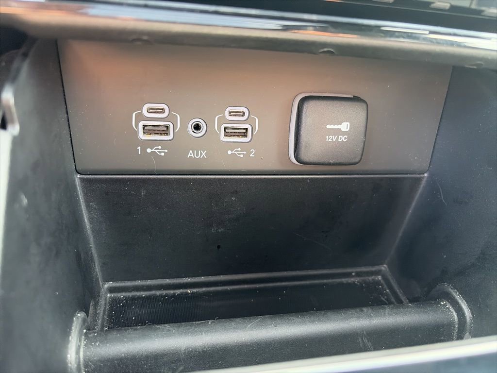 Used 2024 Jeep Grand Cherokee Limited w/ Black Appearance Package image 40