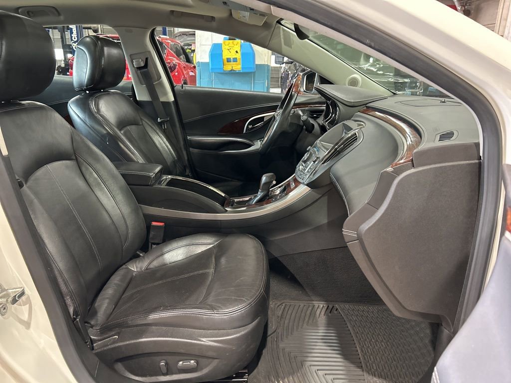 Used 2010 Buick LaCrosse CXL w/ Luxury Package AWD/4WD image 40