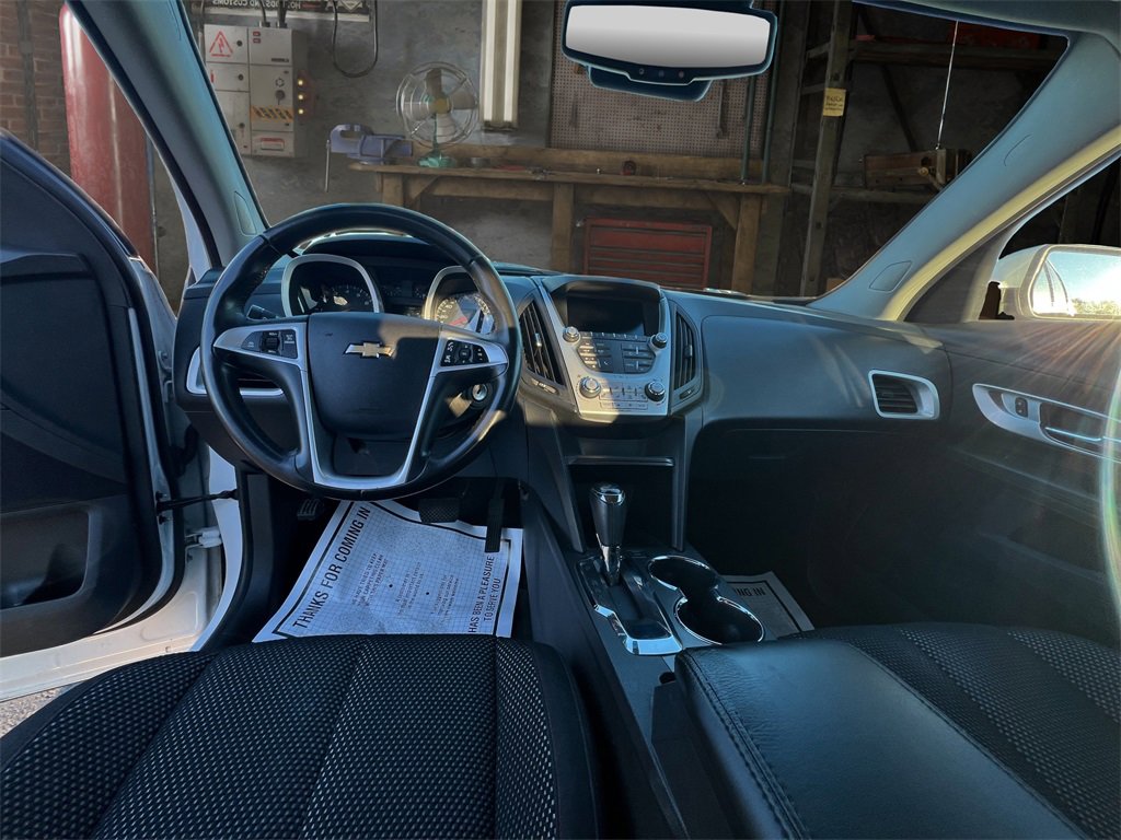 Used 2017 Chevrolet Equinox LT w/ Convenience Package image 21