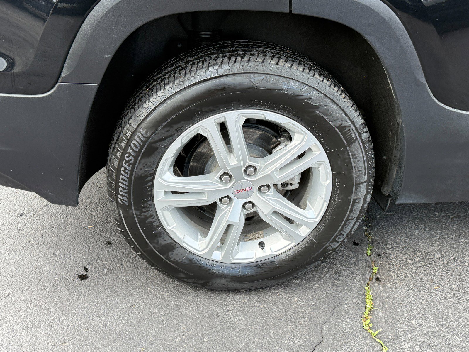 Used 2024 GMC Terrain SLE image 11